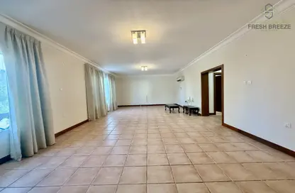 Apartment - 3 Bedrooms - 3 Bathrooms for rent in Al Mansoura - Al Mansoura - Doha