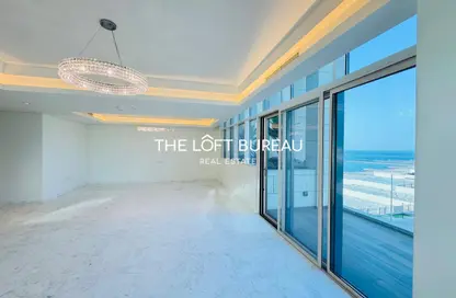 Duplex - 4 Bedrooms - 5 Bathrooms for sale in Gewan Island - The Pearl Island - Doha
