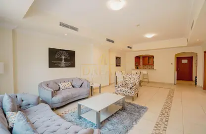 Apartment - 1 Bedroom - 2 Bathrooms for rent in Porto Arabia - The Pearl Island - Doha