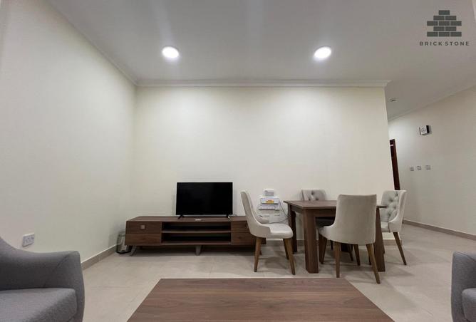 909793 - Property Image 2