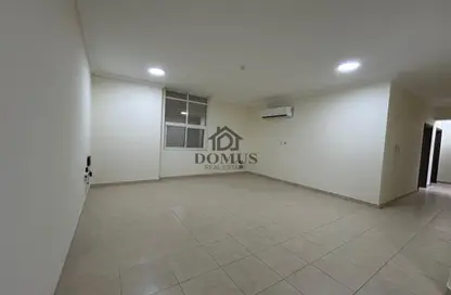 Apartment - 3 Bedrooms - 2 Bathrooms for rent in Salaja Street - Doha Al Jadeed - Doha
