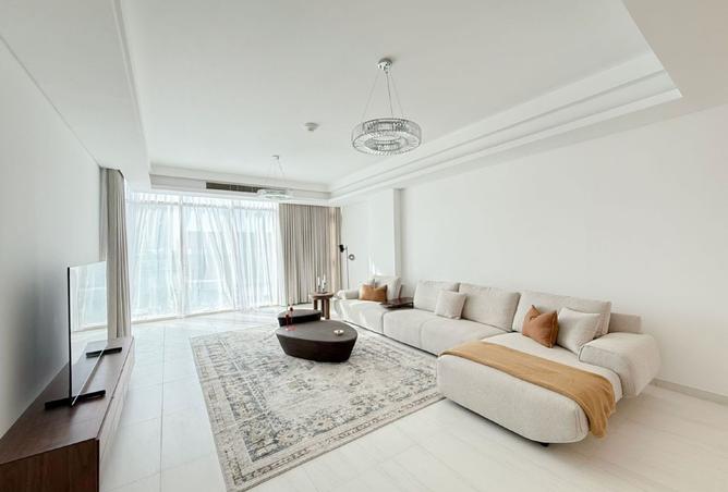 953015 - Property Image 2
