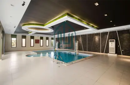 فيلا - 5 غرف نوم - 5 حمامات للايجار في مجمع الشيخة هدى - الغرافة - الدوحة