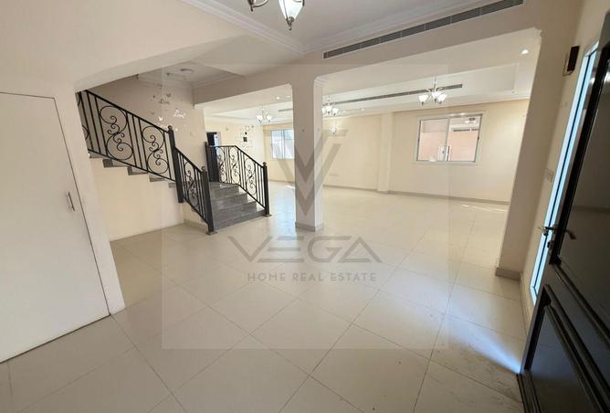 962642 - Property Image 2