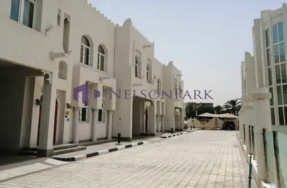 مجمع سكني - 5 غرف نوم - 6 حمامات للايجار في البوابة الشمالية - بحيرة وست لاجون - الدوحة