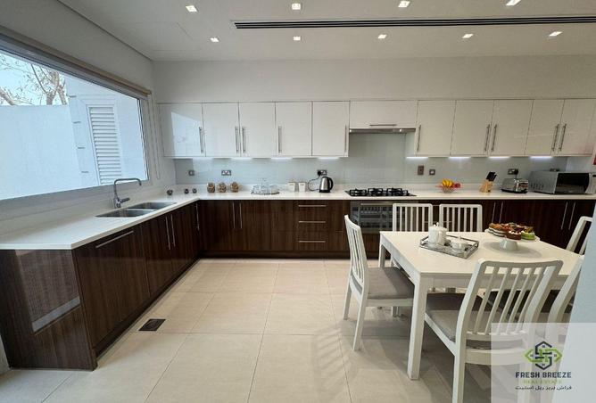 907399 - Property Image 2