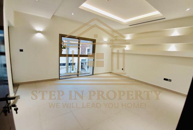 950554 - Property Image 2