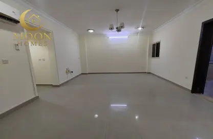 Apartment - 1 Bedroom - 2 Bathrooms for rent in Umm Ghwailina Comm - Umm Ghuwalina - Umm Ghuwailina - Doha