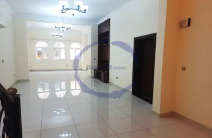 Villa - 4 Bedrooms - 3 Bathrooms for rent in Bu Hamour Street - Abu Hamour - Doha