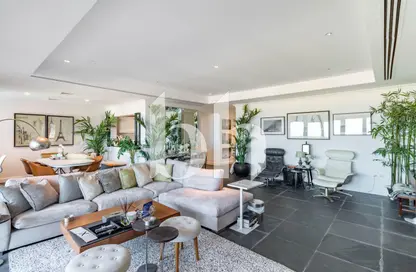 Apartment - 2 Bedrooms - 3 Bathrooms for sale in West Porto Drive - Porto Arabia - The Pearl Island - Doha