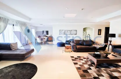 Apartment - 2 Bedrooms - 3 Bathrooms for rent in Tower 13 - Porto Arabia - The Pearl Island - Doha