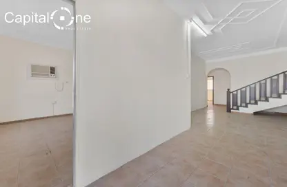 Villa - 5 Bedrooms - 4 Bathrooms for rent in Al Hadara Street - Al Thumama - Doha