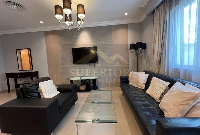 906304 - Property Image 2