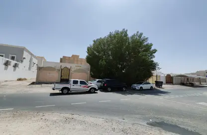 تاون هاوس - 6 غرف نوم - 2 حمامات للبيع في عين خالد - الدوحة