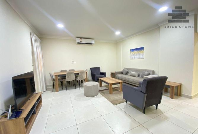 924596 - Property Image 2
