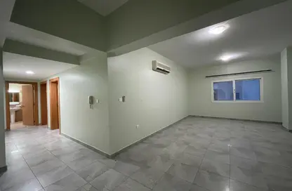 Apartment - 3 Bedrooms - 3 Bathrooms for rent in Anas Street - Fereej Bin Mahmoud North - Fereej Bin Mahmoud - Doha