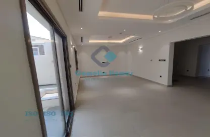 مجمع سكني - 3 غرف نوم - 4 حمامات للايجار في شارع احمد بن ماجد - المسيلة - الدوحة