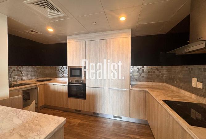 985377 - Property Image 3