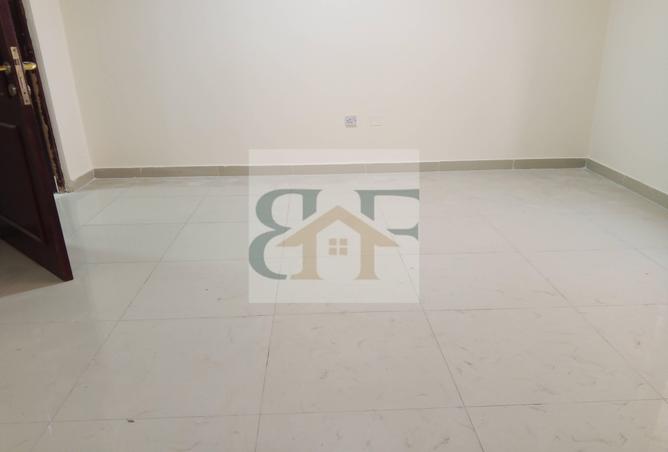 933542 - Property Image 2