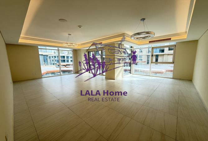 916492 - Property Image 2