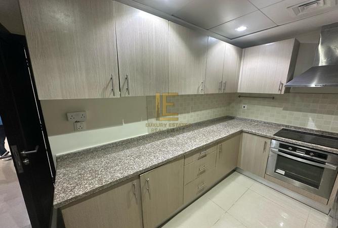 851664 - Property Image 2