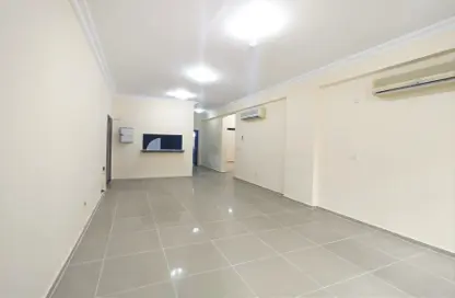 Apartment - 2 Bedrooms - 3 Bathrooms for rent in Street 871 - Al Duhail South - Al Duhail - Doha
