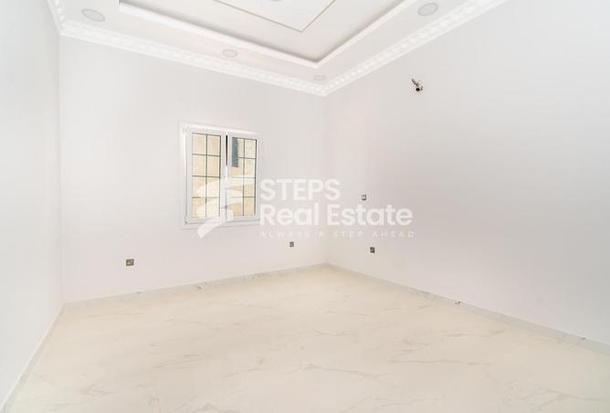 926808 - Property Image 3