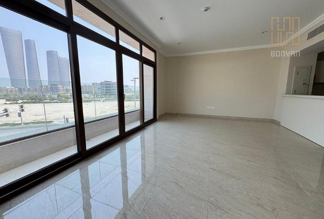 930251 - Property Image 2