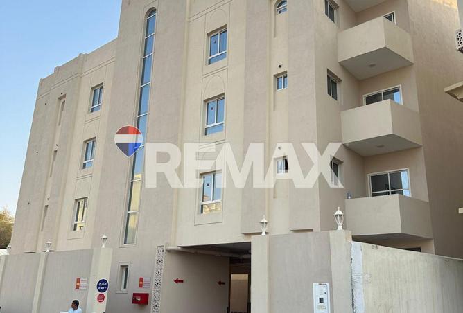 909451 - Property Image 2