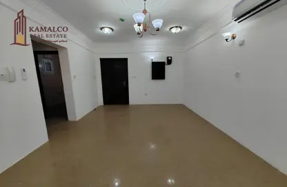 Apartment - 1 Bedroom - 1 Bathroom for rent in Umm Ghuwailina - Doha