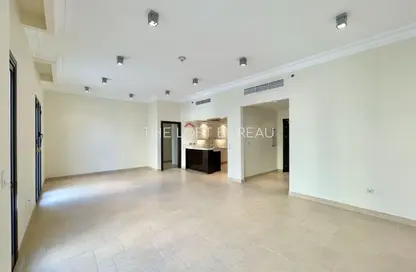 Apartment - 3 Bedrooms - 4 Bathrooms for rent in Mercato - Qanat Quartier - The Pearl Island - Doha