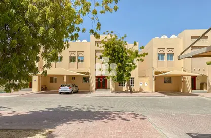 فيلا - 4 غرف نوم - 5 حمامات للايجار في فلل عين خالد - عين خالد - الدوحة