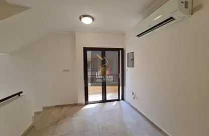 مجمع سكني - 4 غرف نوم - 4 حمامات للايجار في شارع النعيجة - النعيجة - الدوحة