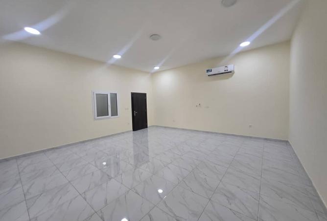 1003674 - Property Image 2