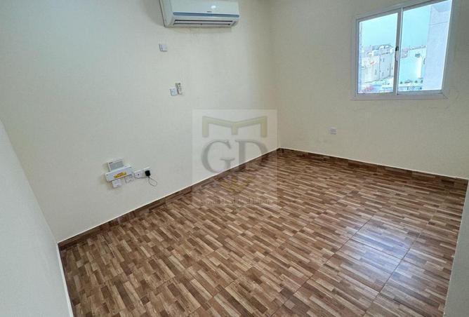 945560 - Property Image 2