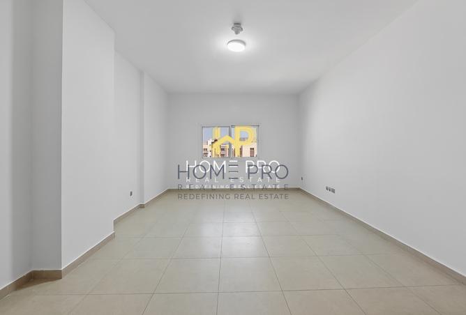 892145 - Property Image 2