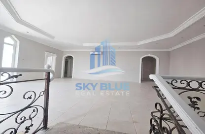Villa - 7+ Bedrooms - 7 Bathrooms for rent in Al Dafna - Doha