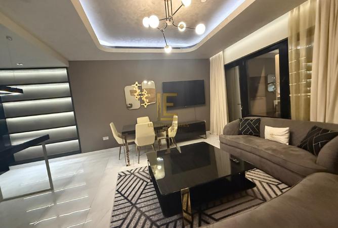 881738 - Property Image 2