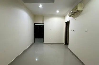 Apartment - 1 Bedroom - 1 Bathroom for rent in Umm Salal Ali - Umm Salal Ali - Doha