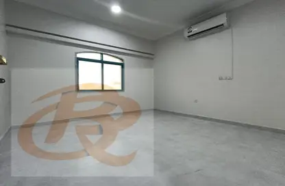 Empty Room image for: Apartment - 2 Bedrooms - 2 Bathrooms for rent in Al Khazin Street - Madinat Khalifa South - Madinat Khalifa - Doha, Image 1