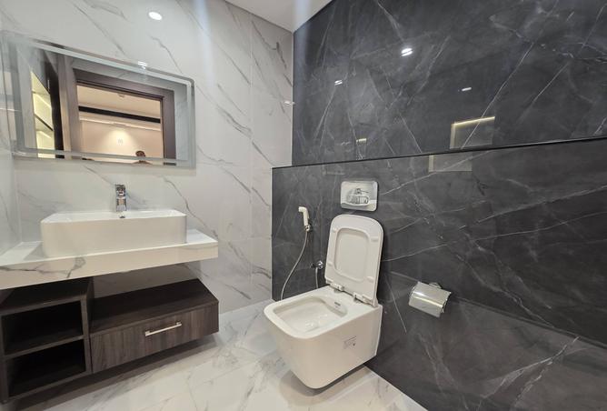 990504 - Property Image 3