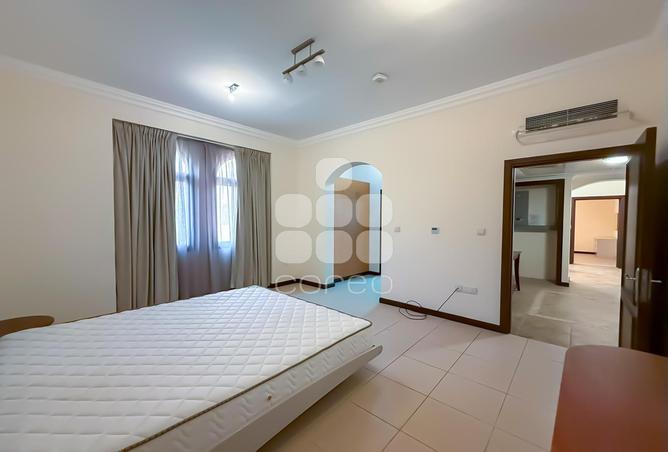 925717 - Property Image 2