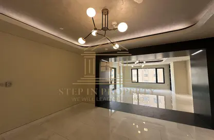 شقة - 3 غرف نوم - 6 حمامات للايجار في طريق بورتو الشرقي - بورتو أرابيا - جزيرة اللؤلؤة - الدوحة