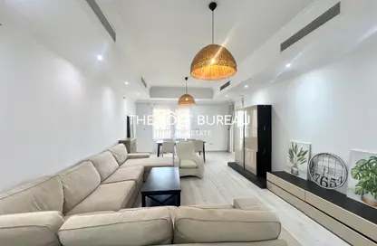 Apartment - 2 Bedrooms - 3 Bathrooms for rent in East Porto Drive - Porto Arabia - The Pearl Island - Doha