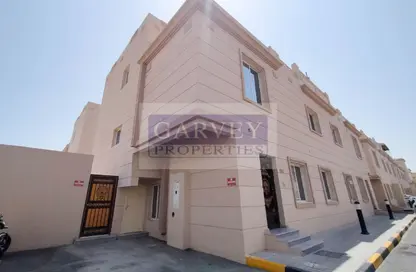 مجمع سكني - 6 غرف نوم - 6 حمامات للايجار في طريق سلوى - العزيزية - الدوحة