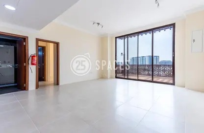 Empty Room image for: Apartment - 1 Bedroom - 2 Bathrooms for rent in Fox Hills - Fox Hills - Lusail, Image 1