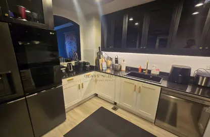 شقة - 2 غرف نوم - 3 حمامات للايجار في طريق بورتو الغربي - بورتو أرابيا - جزيرة اللؤلؤة - الدوحة