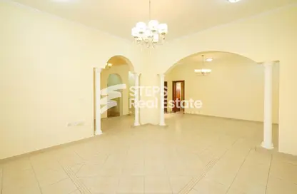 Compound - 3 Bedrooms - 3 Bathrooms for rent in Wadi Al Markh - Muraikh - AlMuraikh - Doha