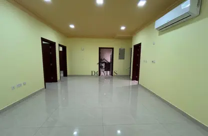 Apartment - 2 Bedrooms - 3 Bathrooms for rent in Al Nasr Street - Al Nasr - Doha