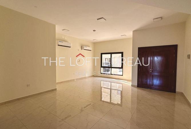 946112 - Property Image 2